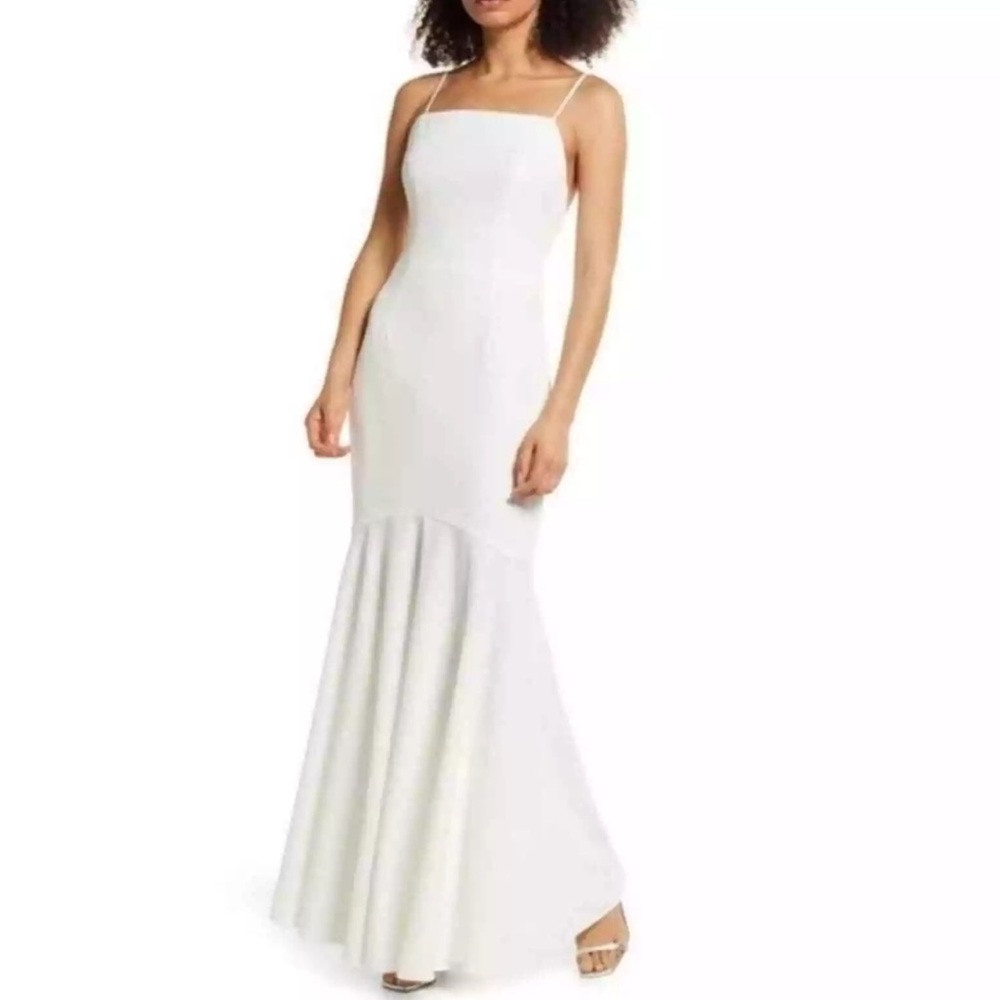 Elliatt • NWT Collins Gown